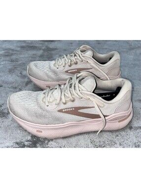 Brooks Ghost Max Running Shoes Women’s Sz 9 M (B) Apricot Pink Sneakers